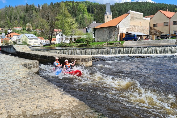 školní výlet řeka Vltava jez Rožmberk