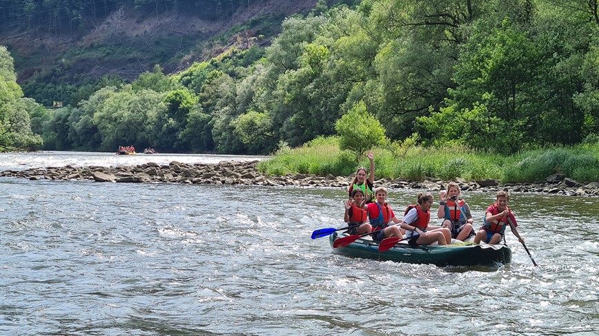 školní výlet řeka Váh raft