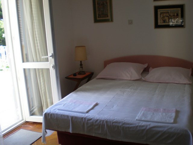 ubytování Omiš vila Vinka AP5 manželská postel