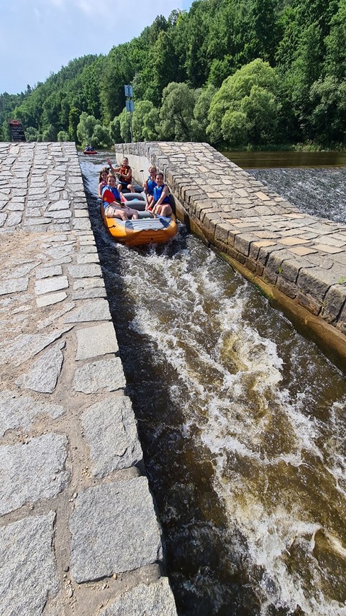 zájezd řeka Vltava jez Zlatá Koruna