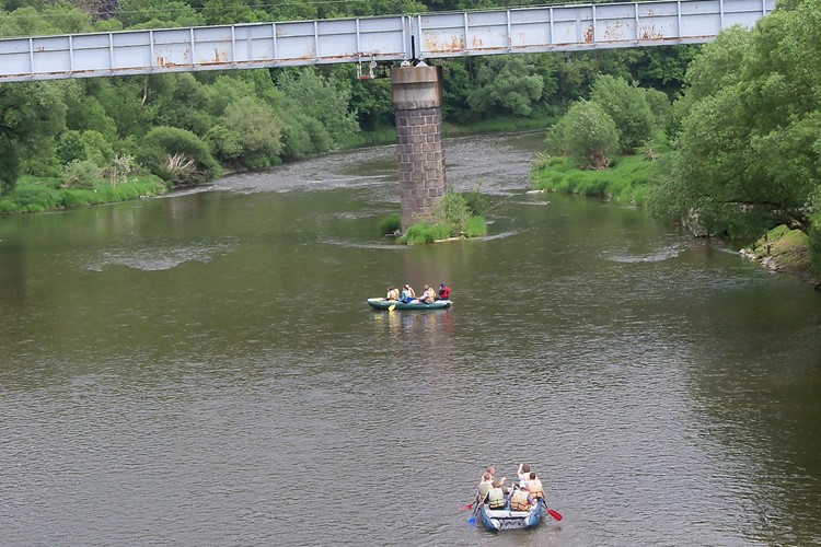 školní výlet řeka Berounka Karlštejn