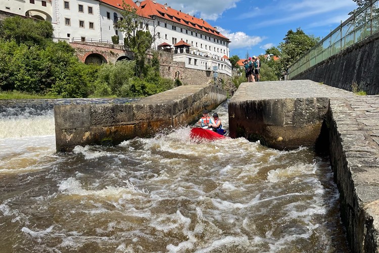 školní výlet řeka Vltava jez Krumlov