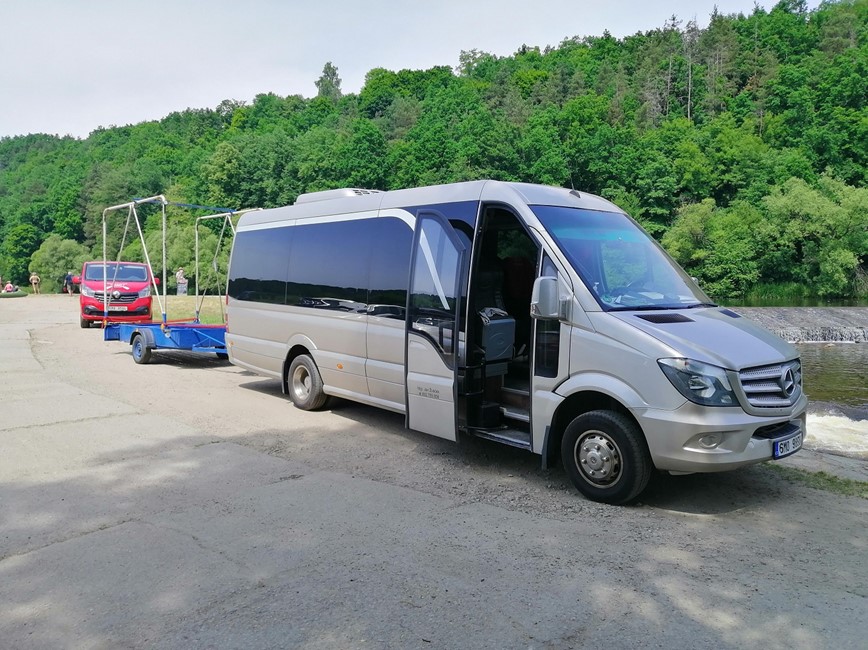 zájezd řeka Vltava autobusy